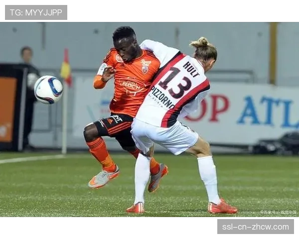 兰斯2-1逆转击败洛里昂，两粒进球均源自对手后场传球被断